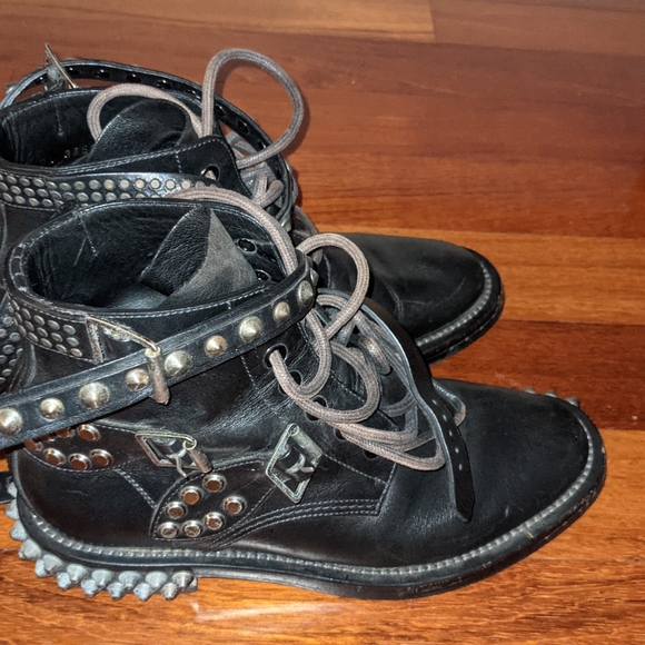 Saint Laurent boot size 36.5 - Picture 8 of 16